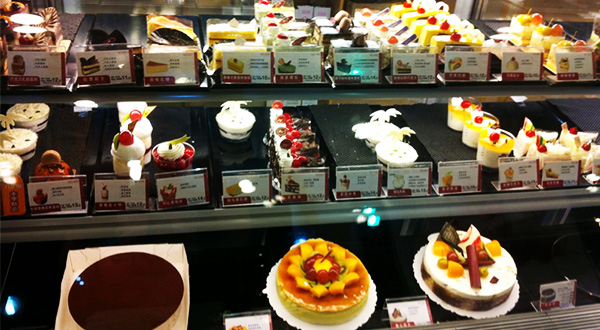 肯德为85度C提供蛋糕展示柜定制1